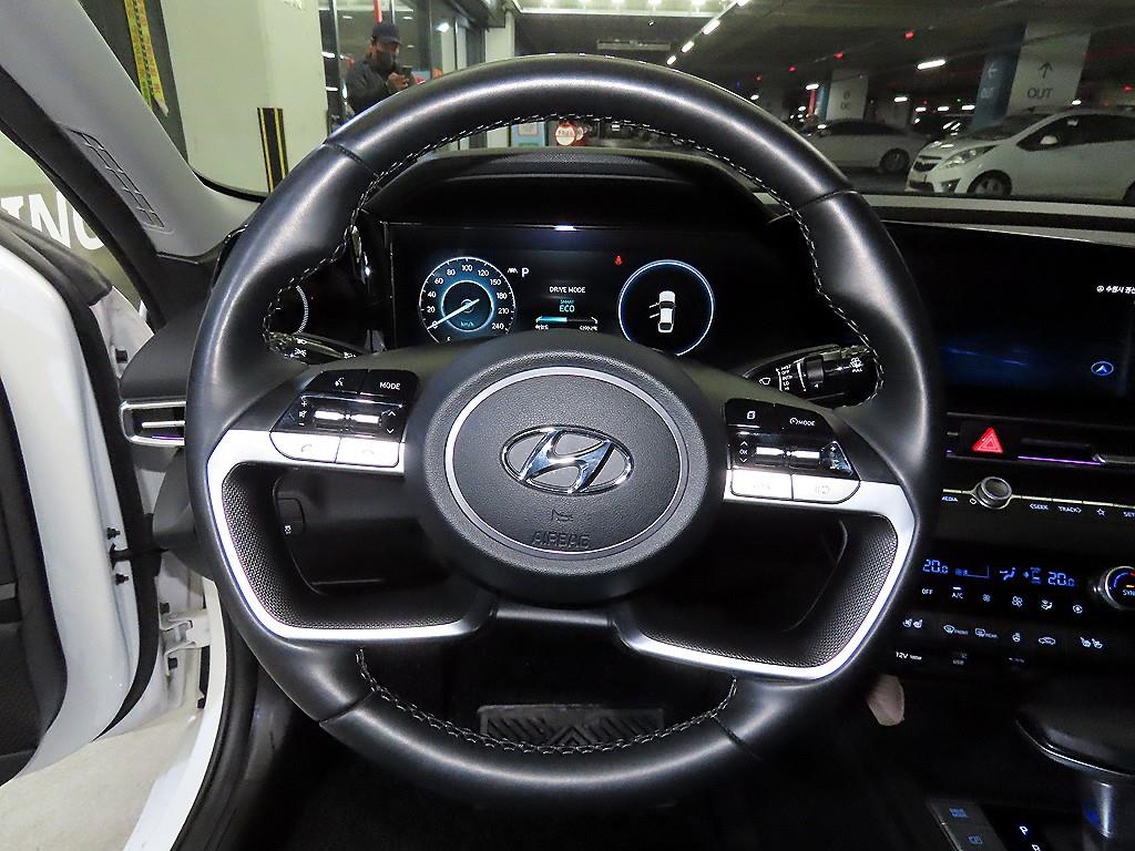 HYUNDAI Avante - Vista 8