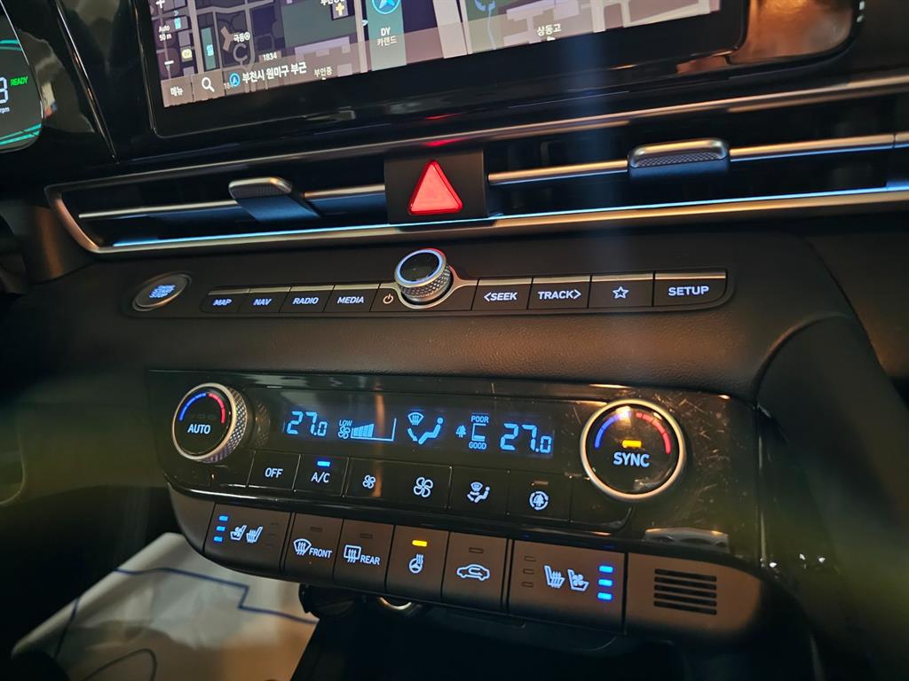 HYUNDAI Avante - Vista 10