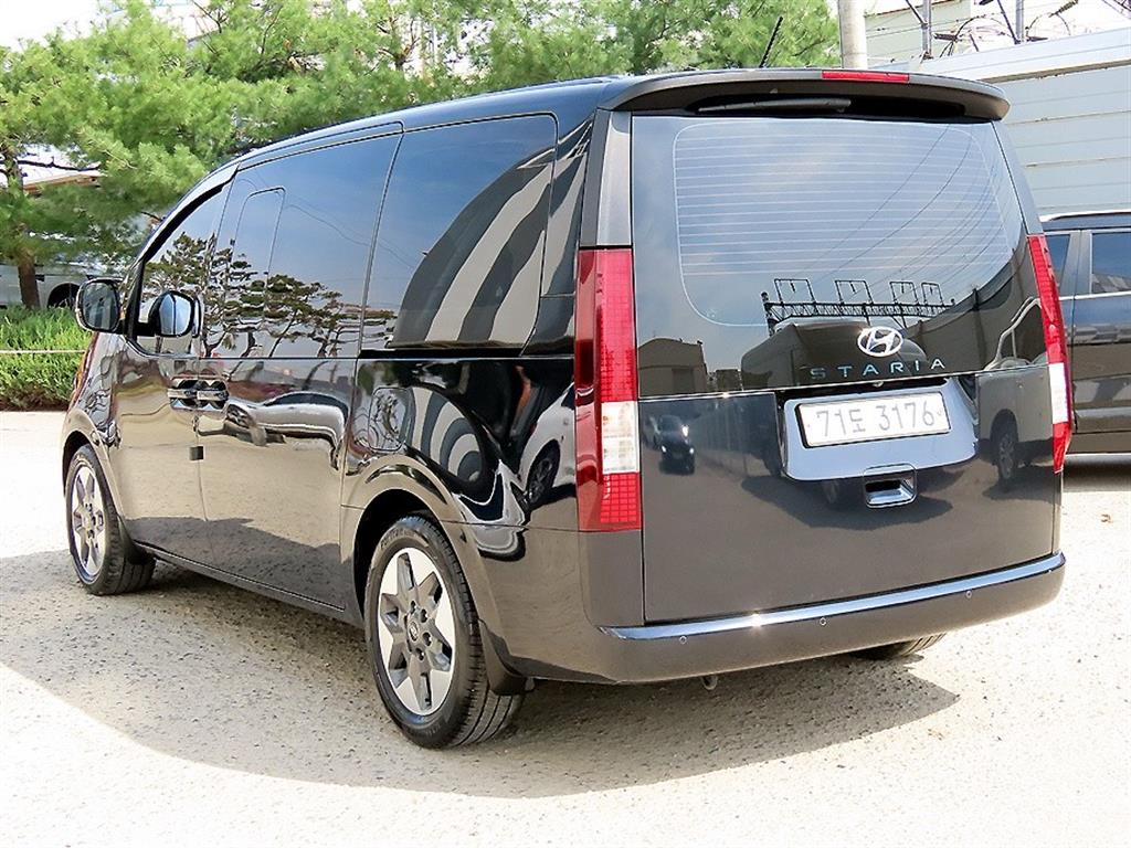 HYUNDAI Staria - Vista 3