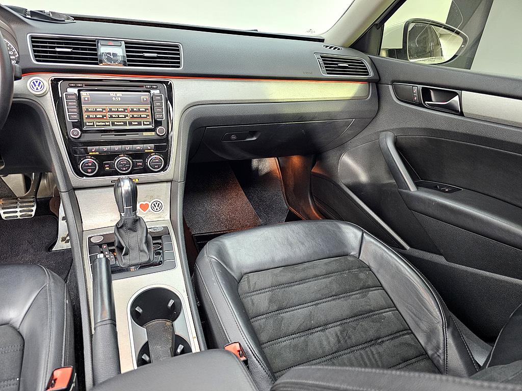 Volkswagen Passat - Vista 10
