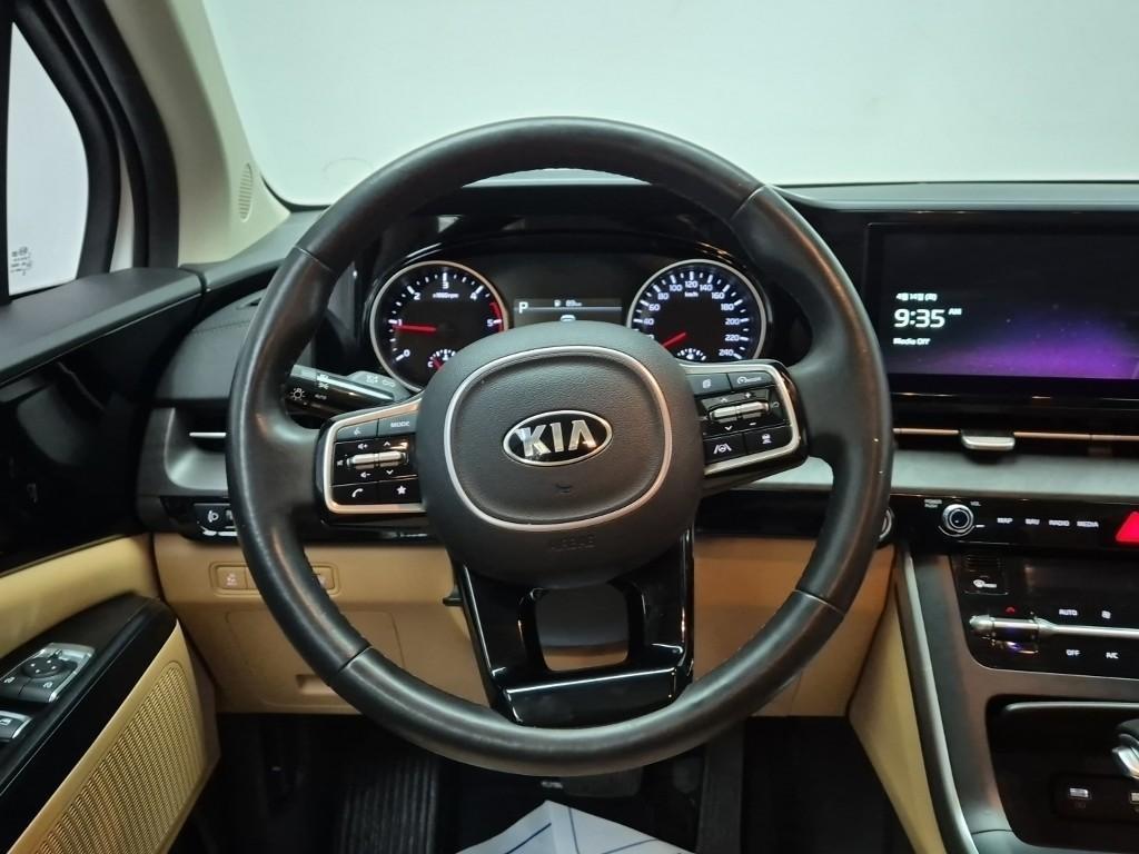 KIA Carnival - Vista 9