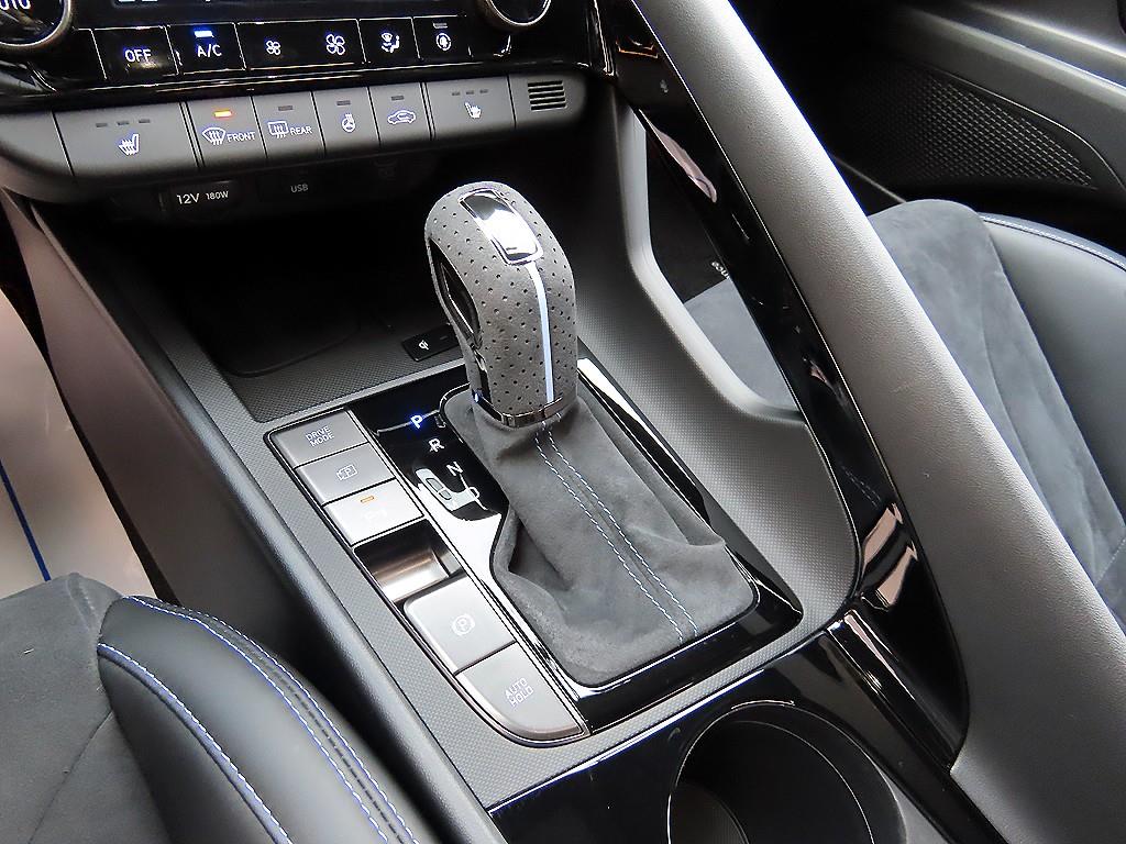 HYUNDAI Avante - Vista 10