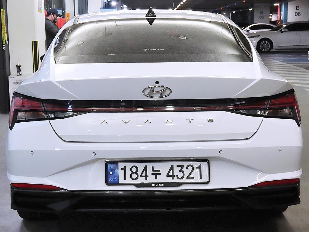 HYUNDAI Avante - Vista 5