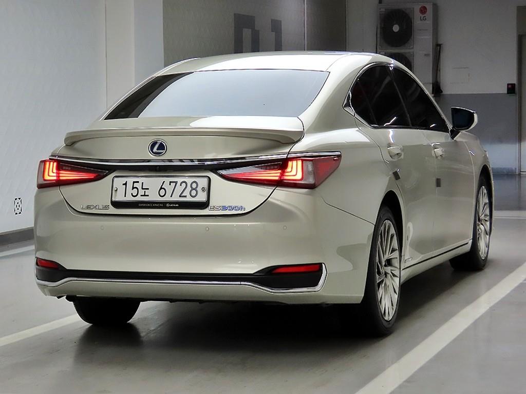 Lexus ES - Vista 4