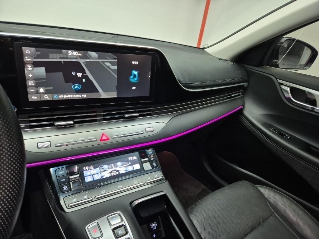 HYUNDAI Grandeur - Vista 10