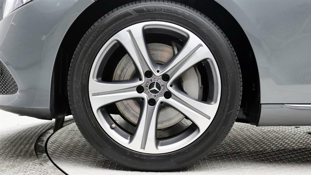 Mercedes Benz E class - Vista 9