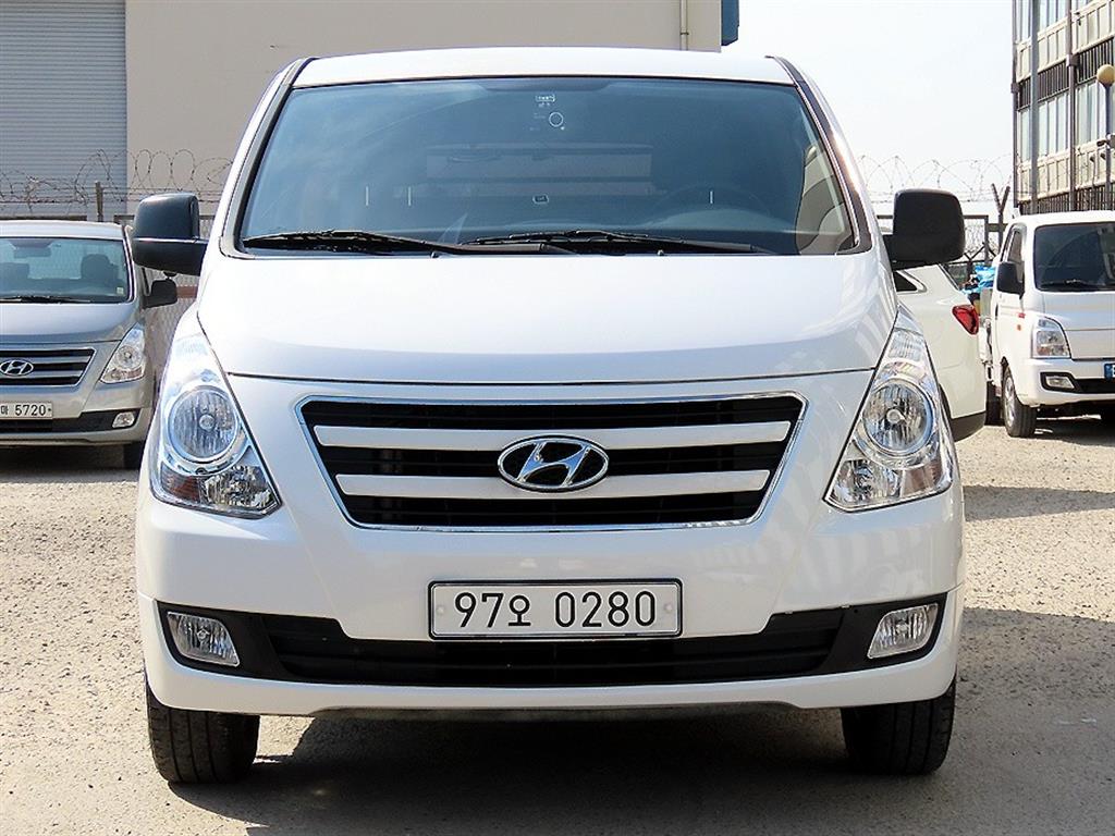 HYUNDAI Starex 2018 Blanco - Importación desde Corea - HF Imports Iquique - Foto 1