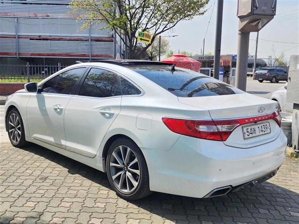HYUNDAI Grandeur 2015 Blanco - Importación desde Corea - HF Imports Iquique - Foto 18