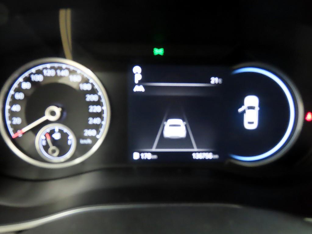 Genesis G70 - Vista 8