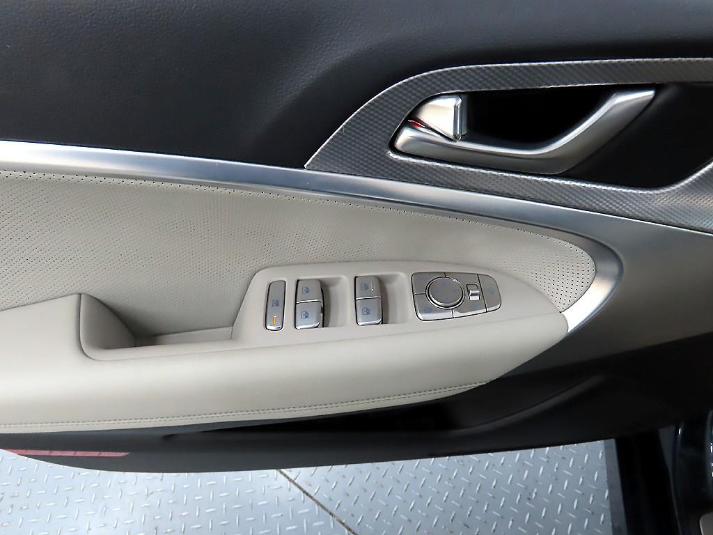 Genesis G70 - Vista 11