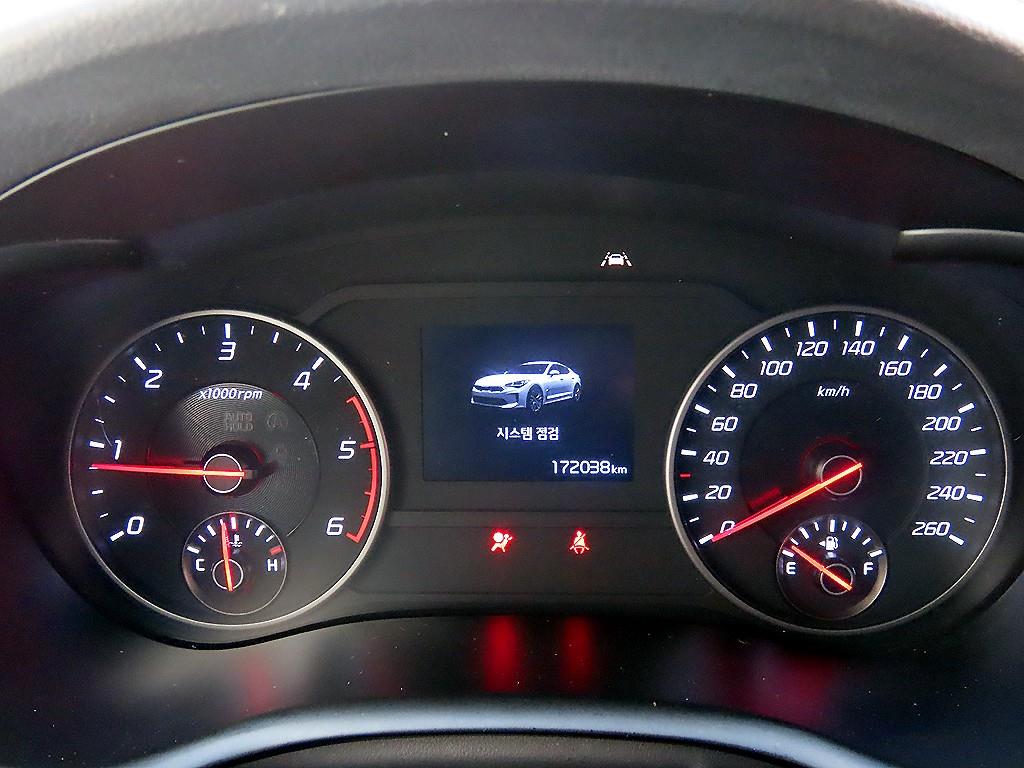 KIA Stinger - Vista 9