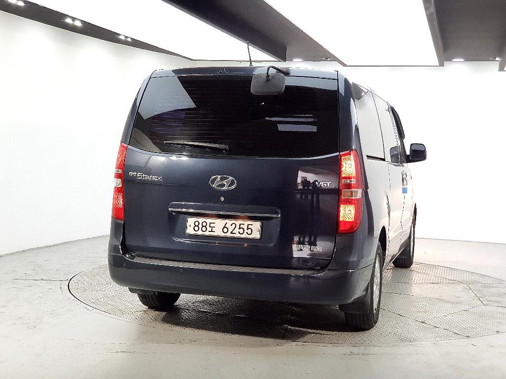 HYUNDAI Starex - Vista 3