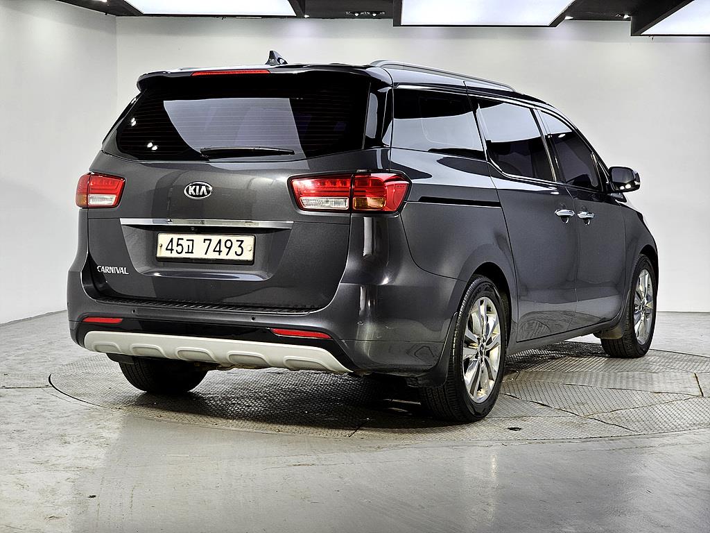 KIA Carnival - Vista 4