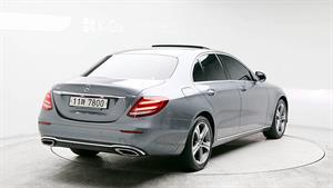 Mercedes Benz E class - Vista 6