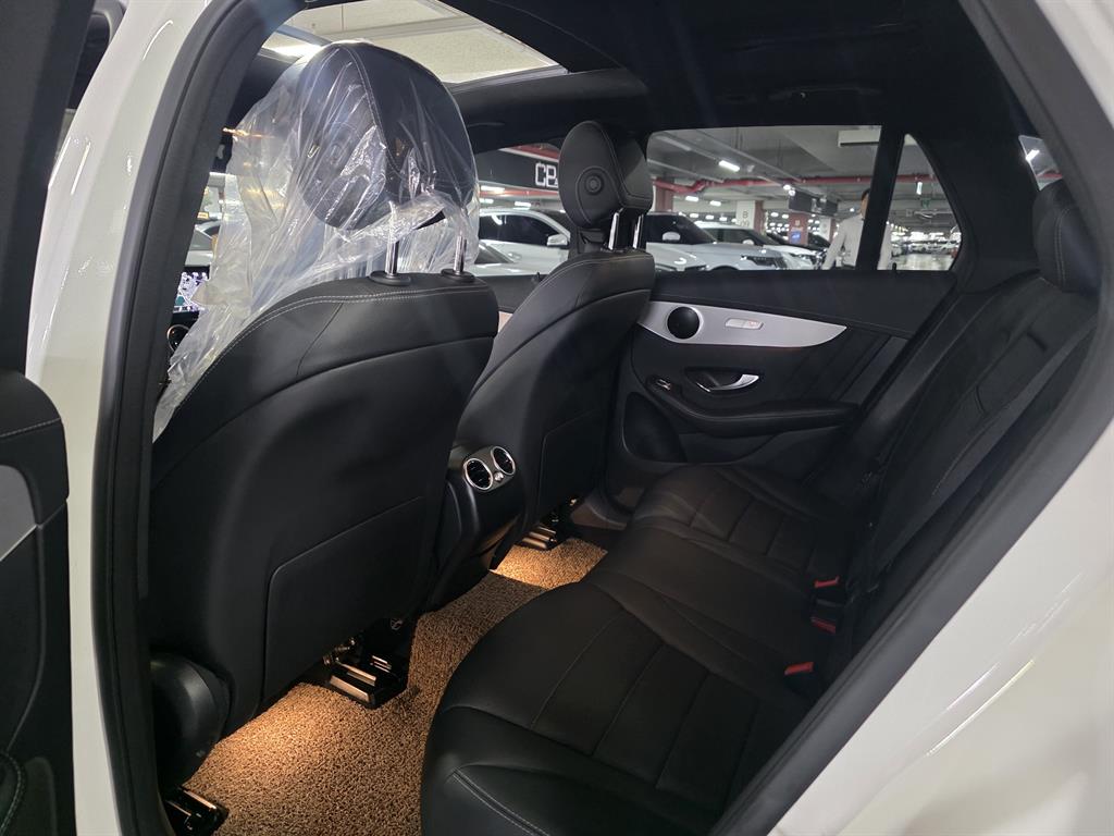 Mercedes Benz GLC Class - Vista 10