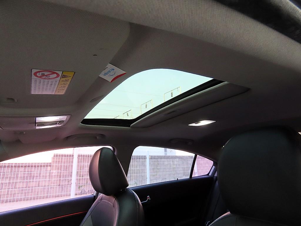 KIA K3 2013 Blanco - Importación desde Corea - HF Imports Iquique - Foto 17