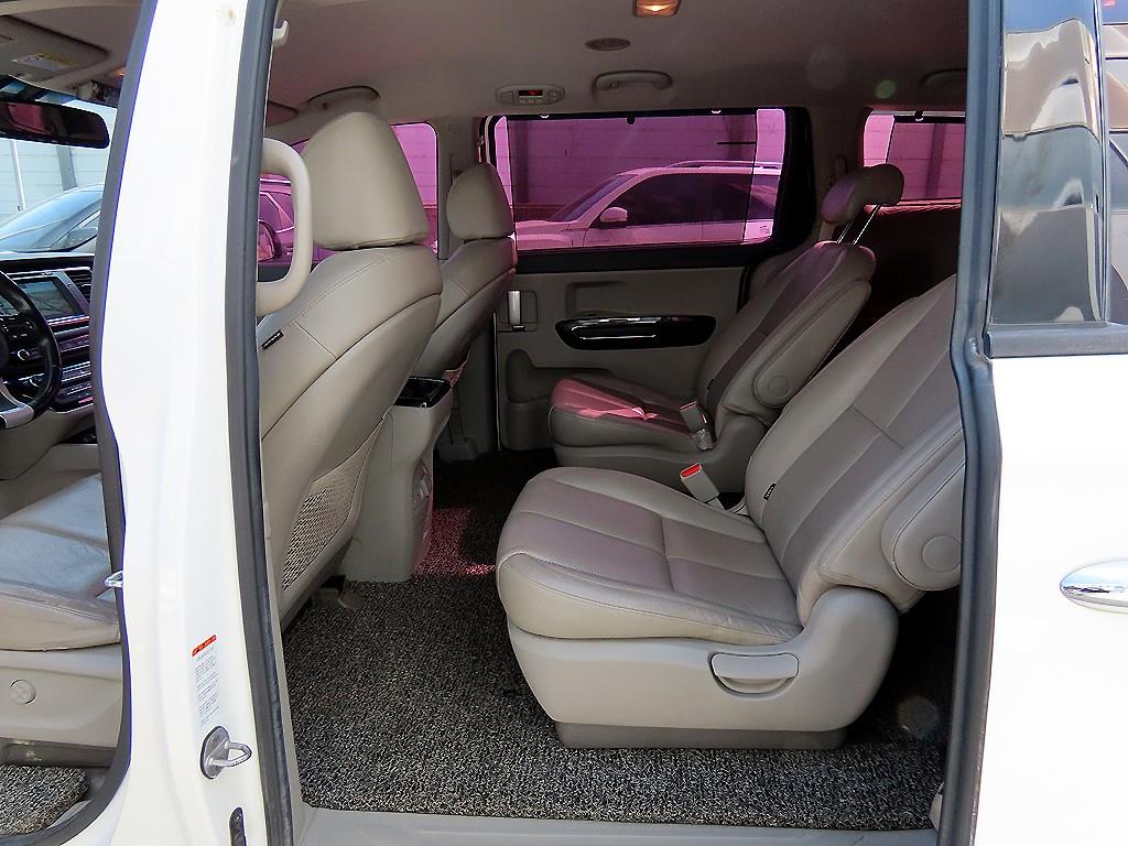 KIA Carnival - Vista 6