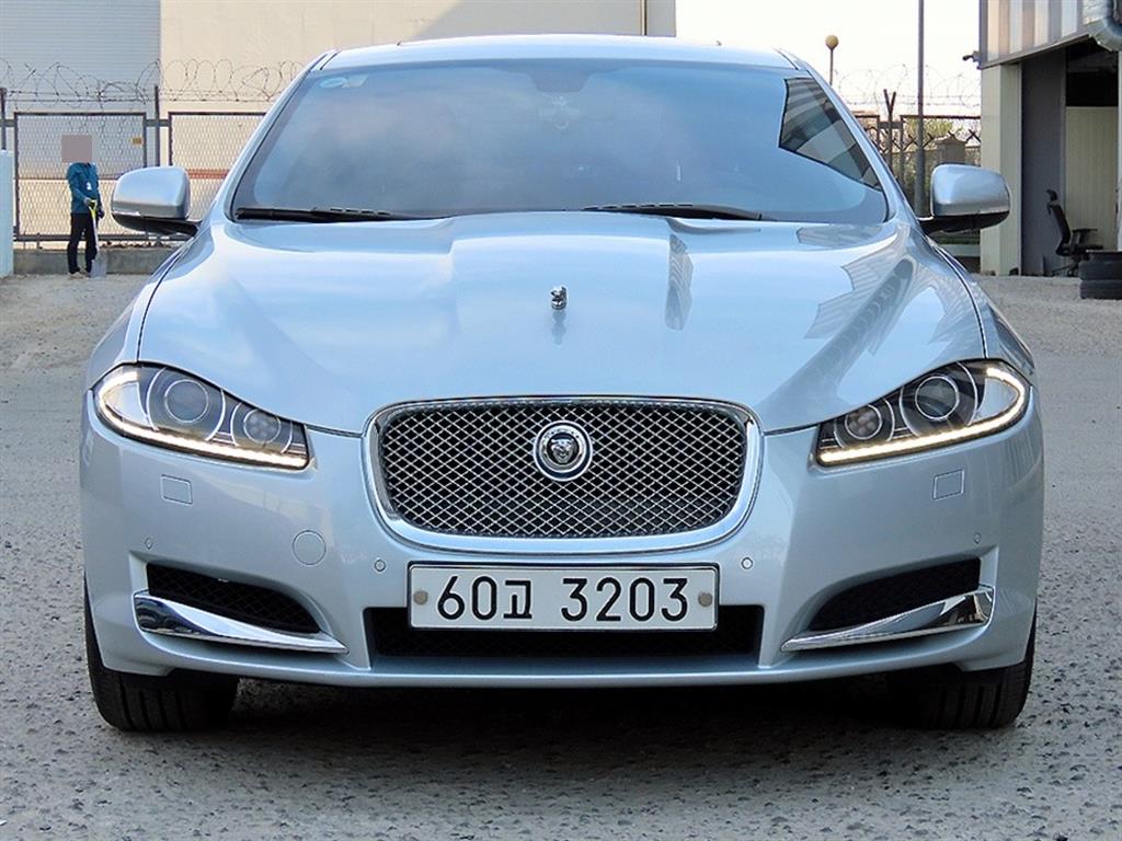 Jaguar XF 2013 Gris - Importación desde Corea - HF Imports Iquique - Foto 1