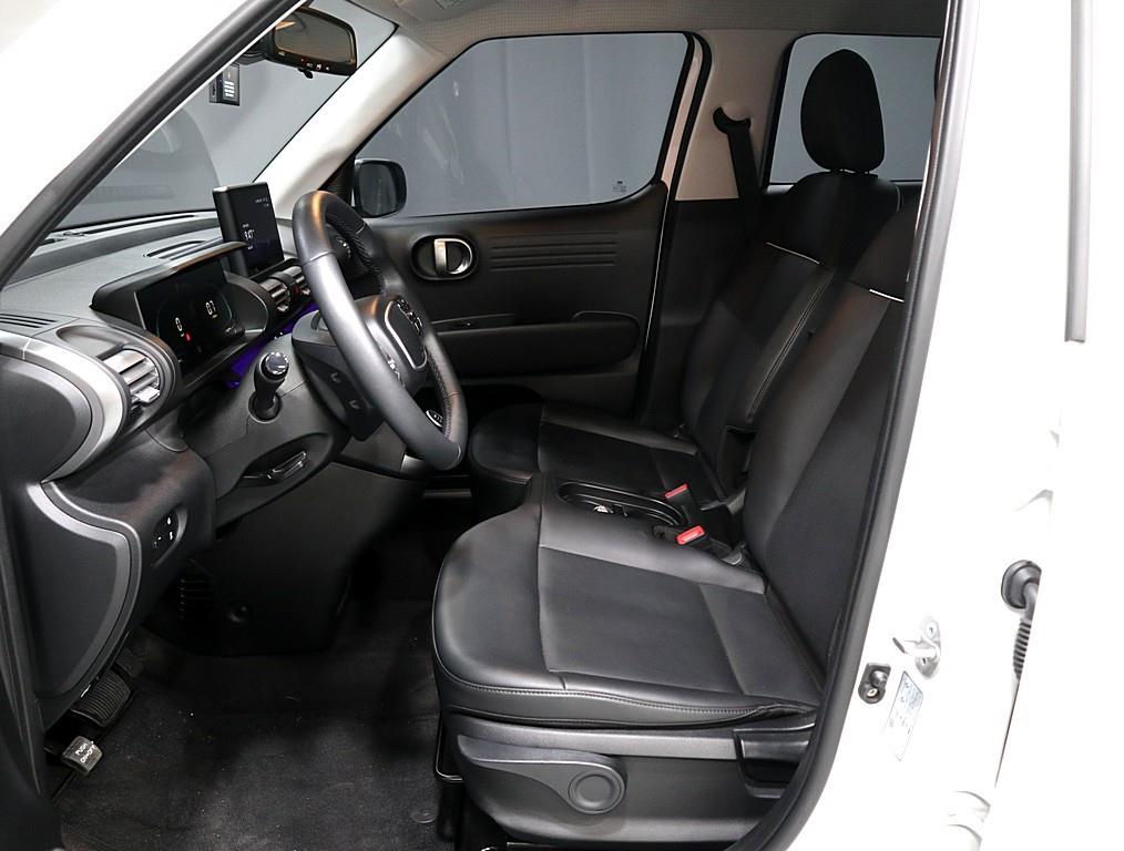 HYUNDAI Casper - Vista 9