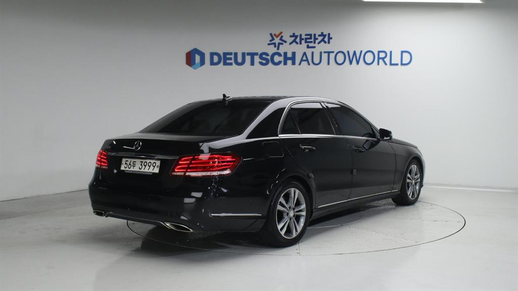 Mercedes Benz E class - Vista 2
