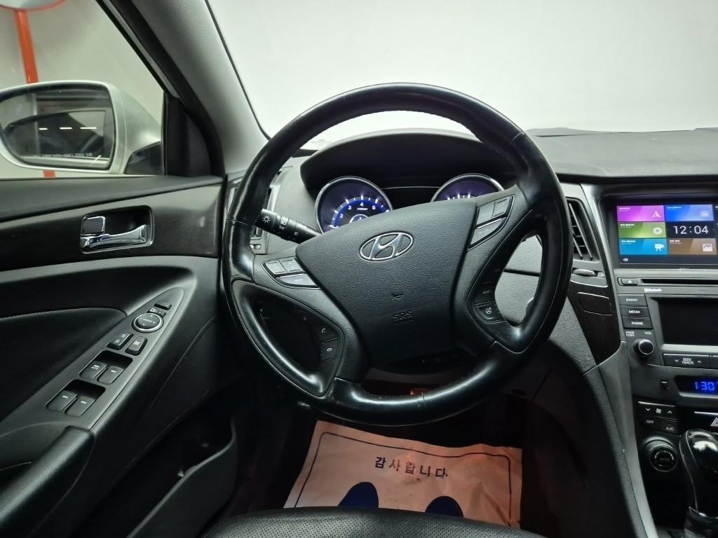 HYUNDAI Sonata - Vista 9