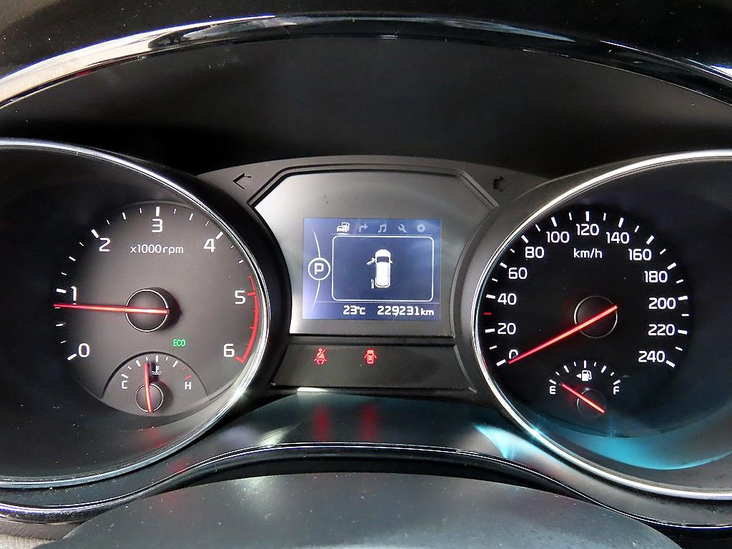 KIA Carnival - Vista 10