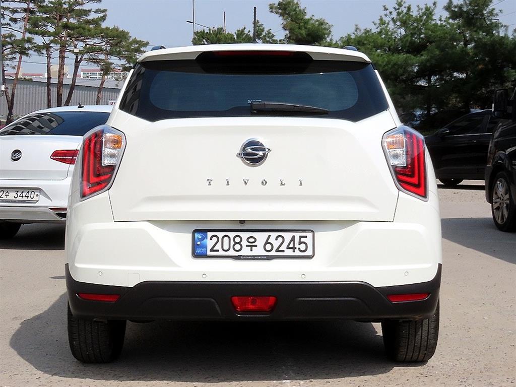 Ssangyong Tivoli - Vista 4