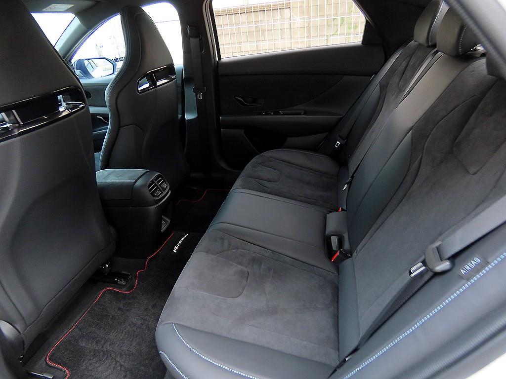 HYUNDAI Avante - Vista 6