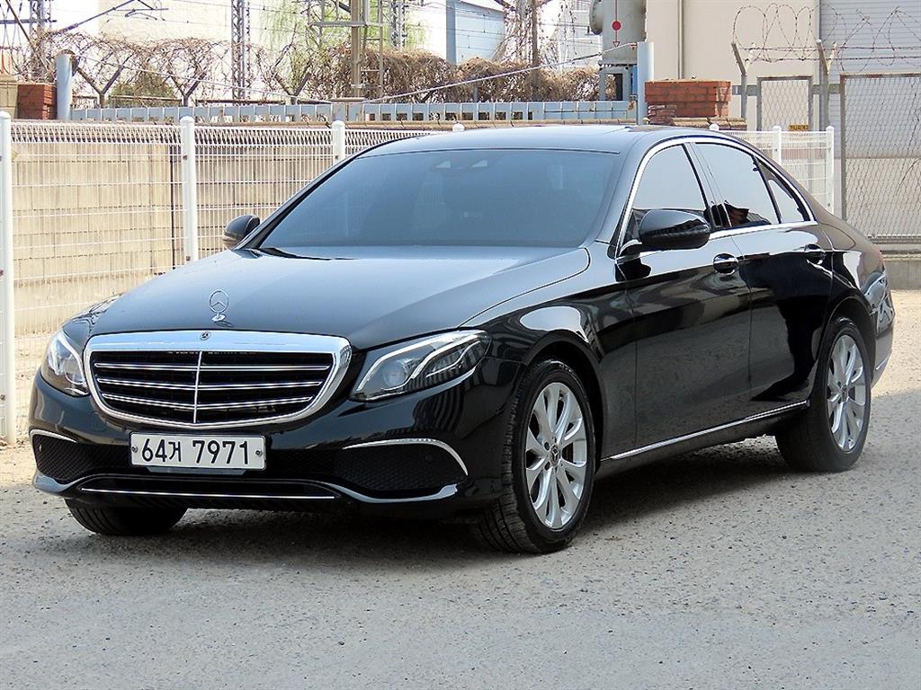 Mercedes Benz E class - Vista 2