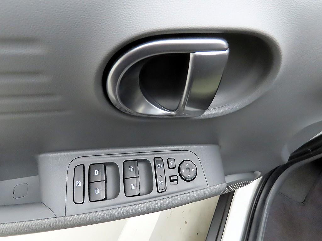 HYUNDAI Casper - Vista 11