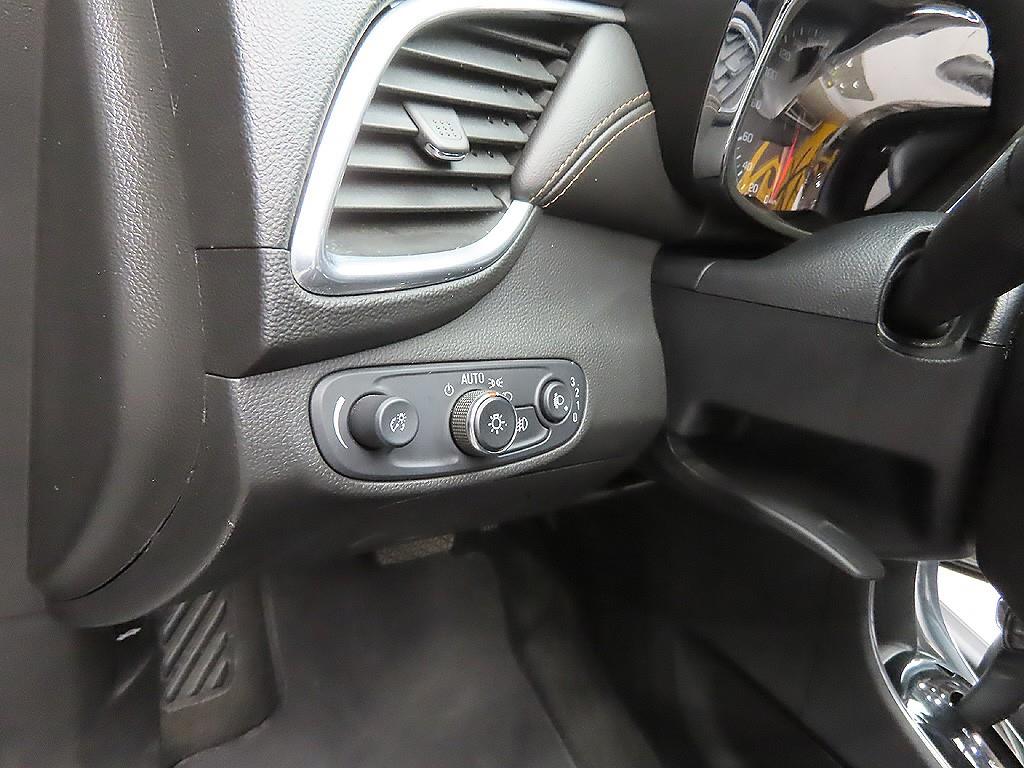 Chevrolet Trax 2018 Negro - Importación desde Corea - HF Imports Iquique - Foto 13