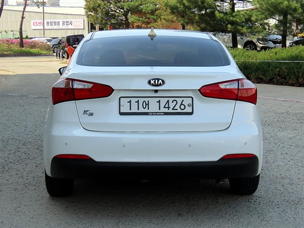 KIA K3 - Vista 4