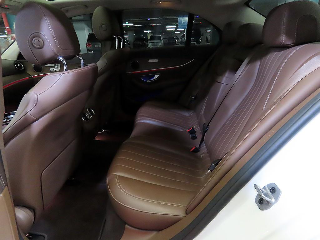 Mercedes Benz E class - Vista 7
