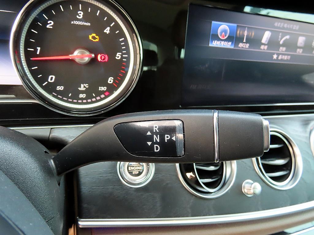 Mercedes Benz E class - Vista 11