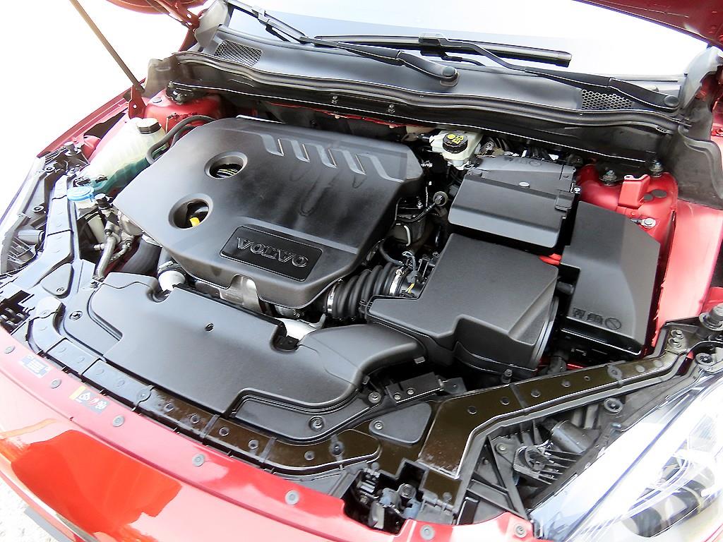 Volvo V40 2014 Rojo - Importación desde Corea - HF Imports Iquique - Foto 19