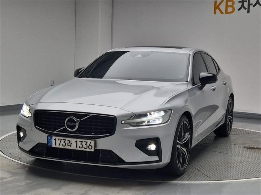 Volvo S60 2022 Plateado - Importación desde Corea - HF Imports Iquique - Foto 1
