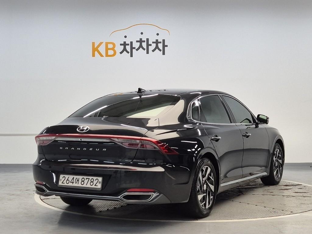 HYUNDAI Grandeur - Vista 3