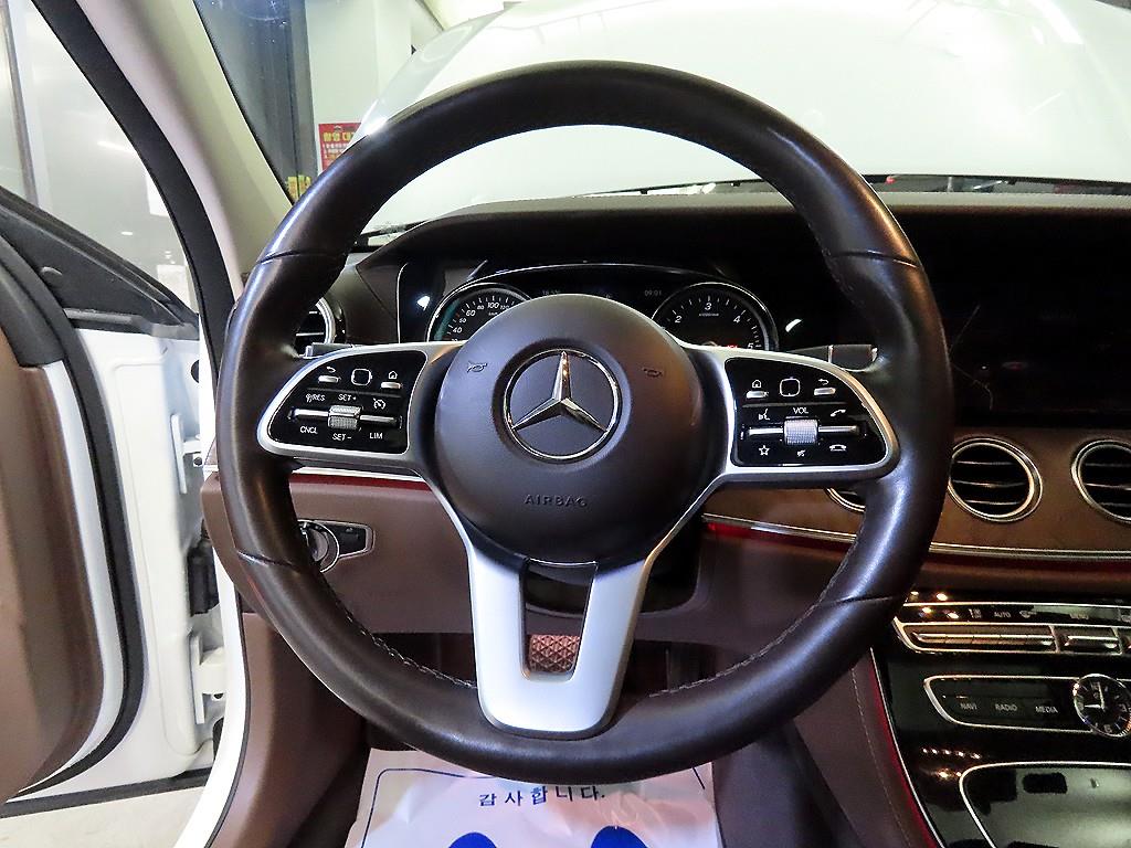 Mercedes Benz E class - Vista 8
