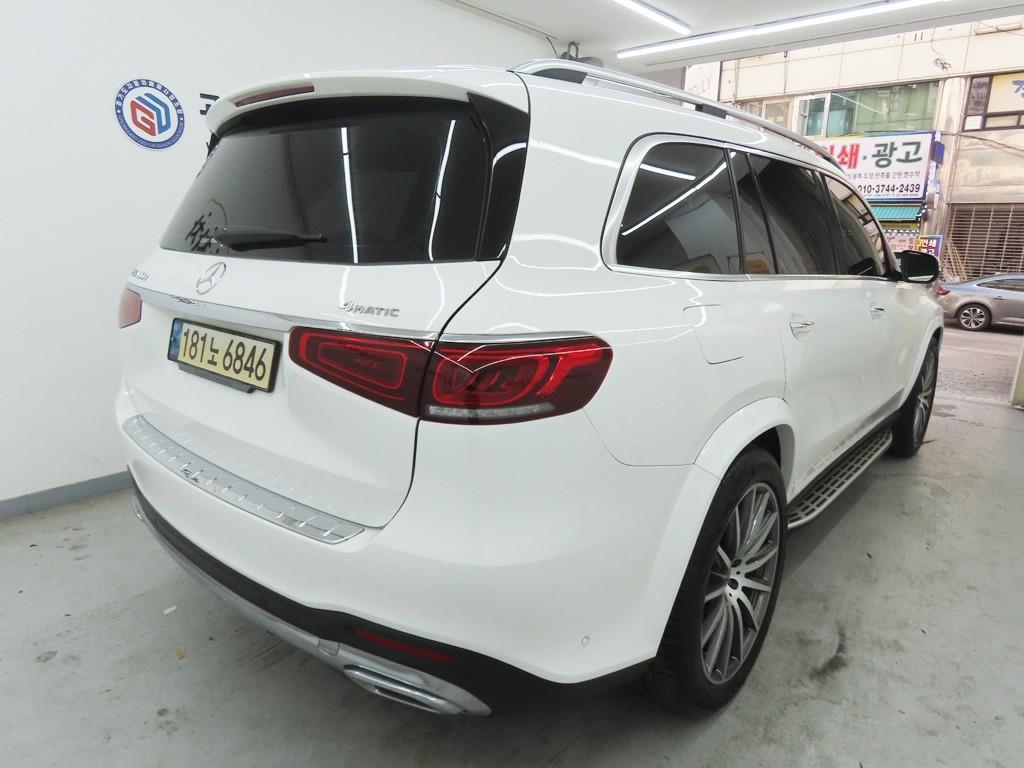 Mercedes Benz GLS Class - Vista 3