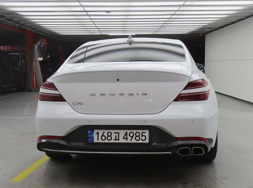 Genesis G70 - Vista 3