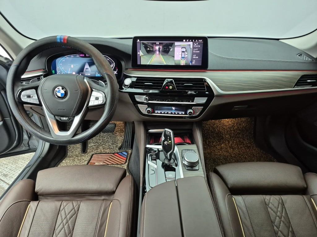 BMW 5 Series - Vista 5