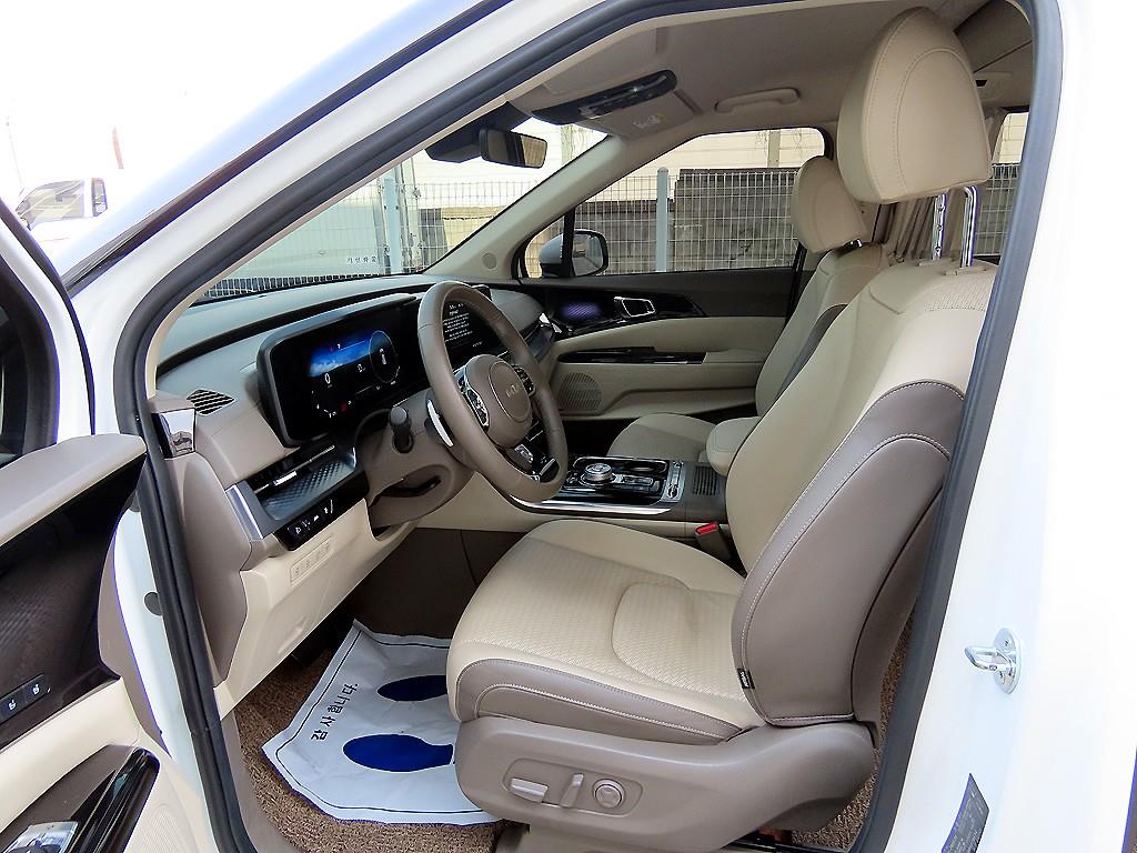 KIA Carnival - Vista 5