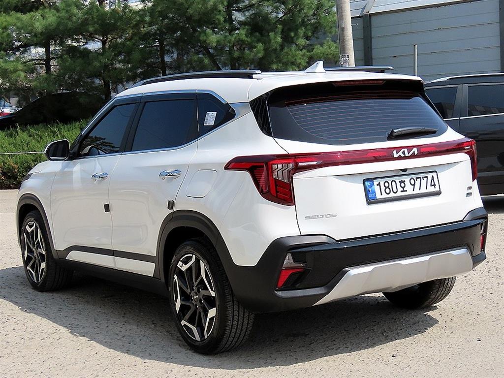 KIA Seltos - Vista 3