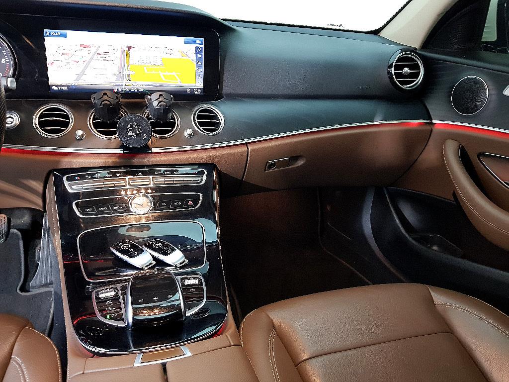 Mercedes Benz E class - Vista 10