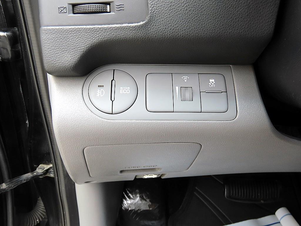 HYUNDAI Starex - Vista 12