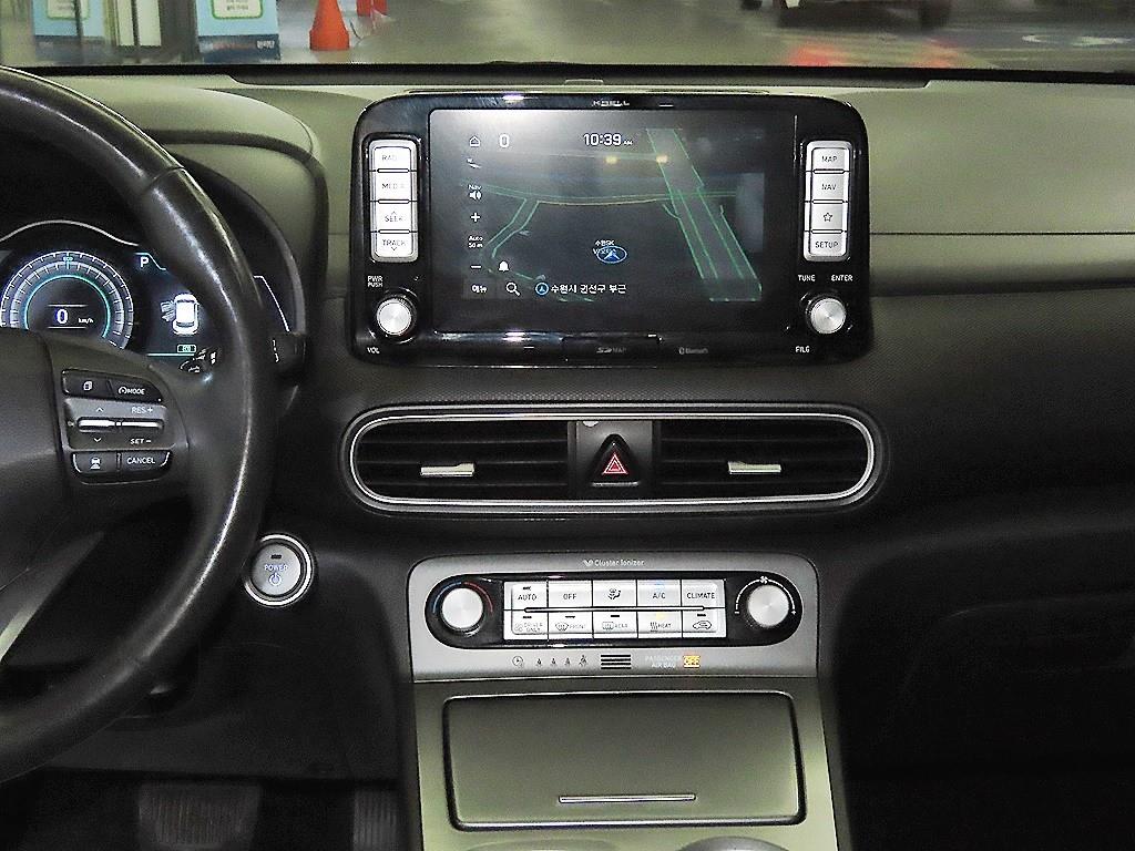 HYUNDAI Kona - Vista 11