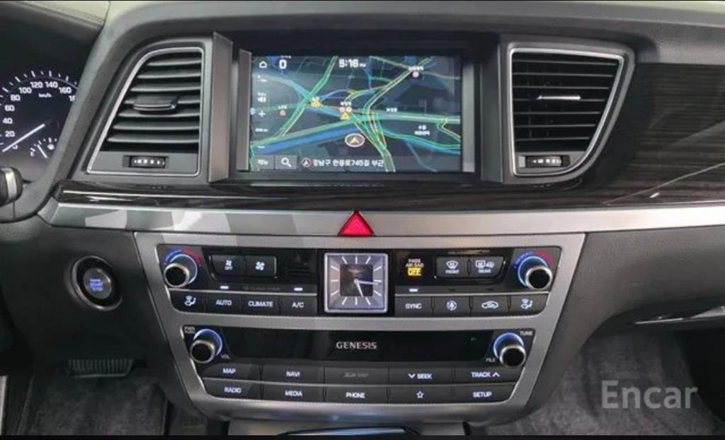 Genesis G80 - Vista 8