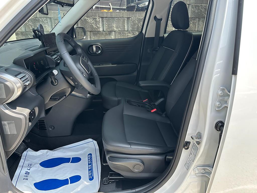 HYUNDAI Casper - Vista 5