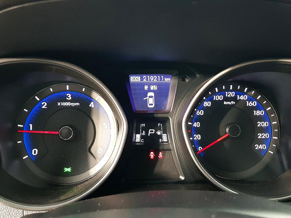 HYUNDAI i30 - Vista 7