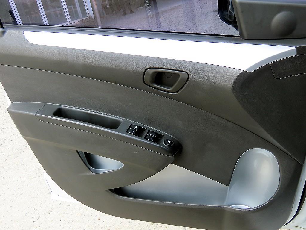 Chevrolet Spark - Vista 11